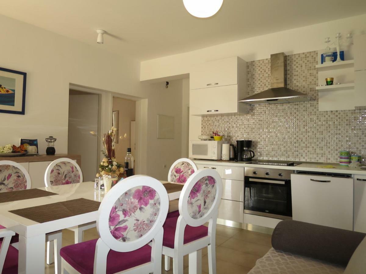 Apartments Milica Rogoznica  Exterior foto